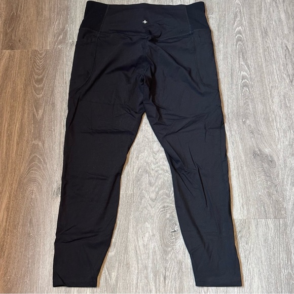 HALARA Women’s Black 7/8 Leggings - Picture 5 of 6